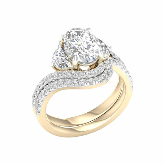 Radiévo Ring | Half Moon Cut
