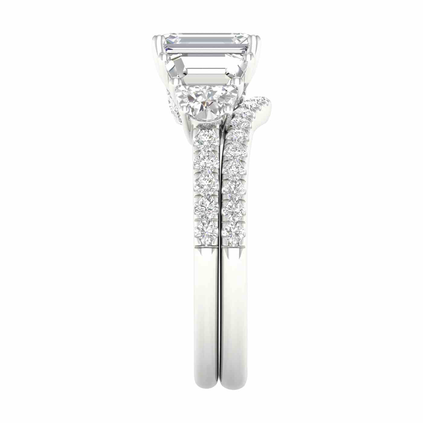 Radiévo Ring | Emerald Cut