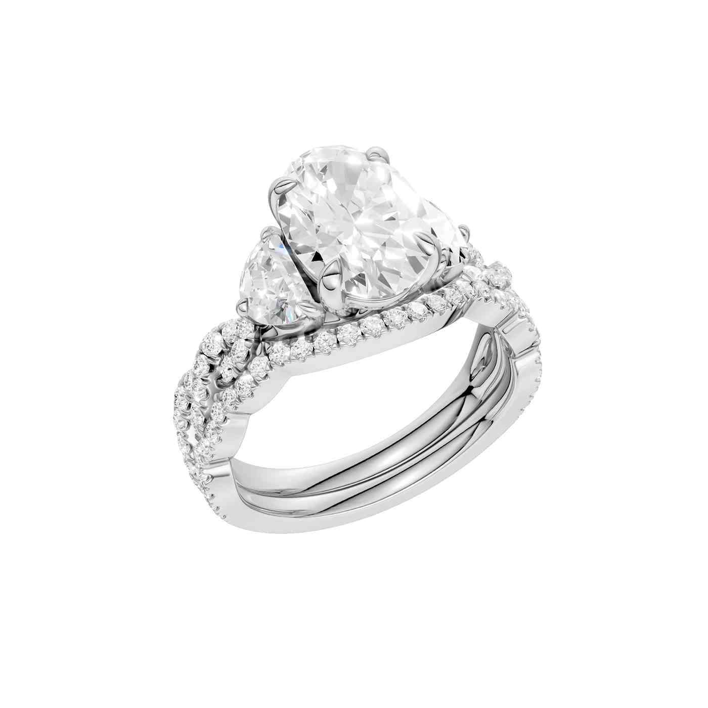 Radiévo Ring | Half Moon Cut