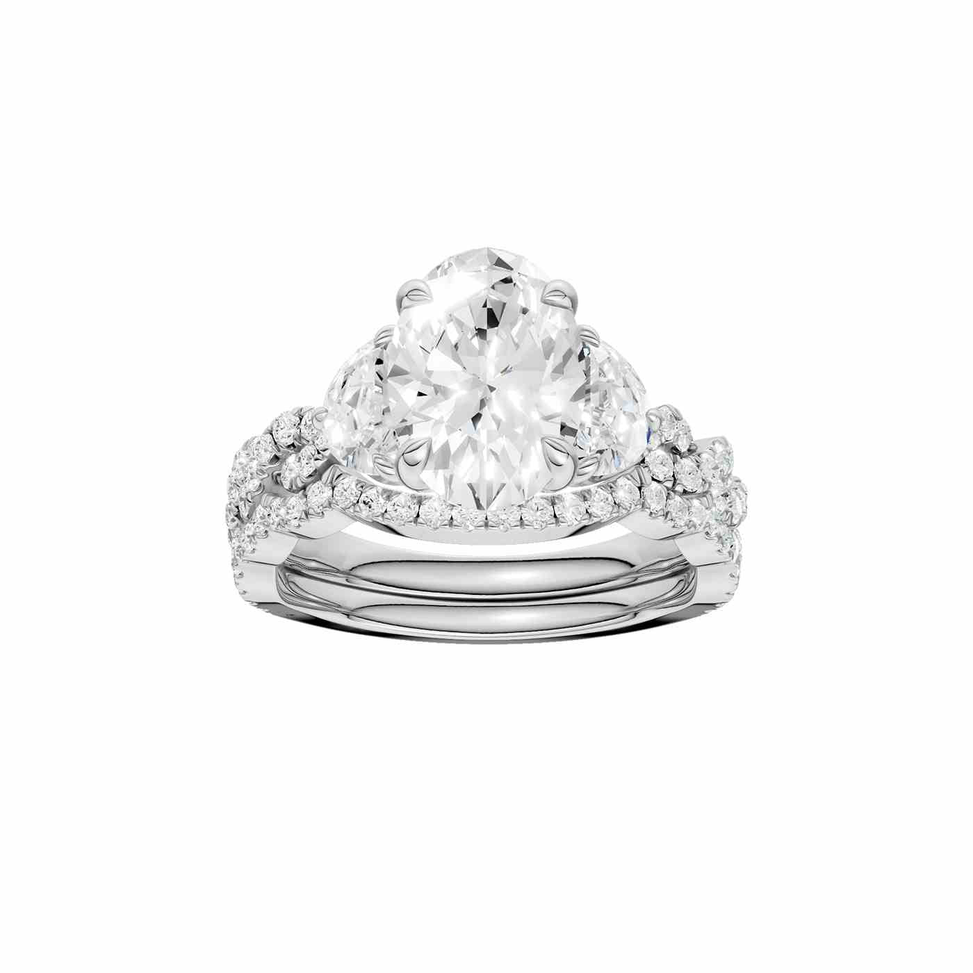Radiévo Ring | Half Moon Cut