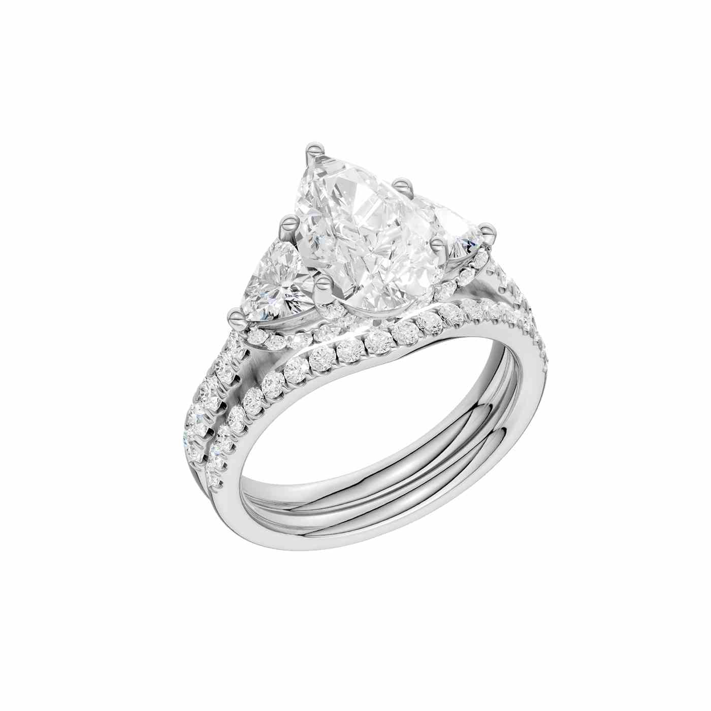 Radiévo Ring | Pear Cut