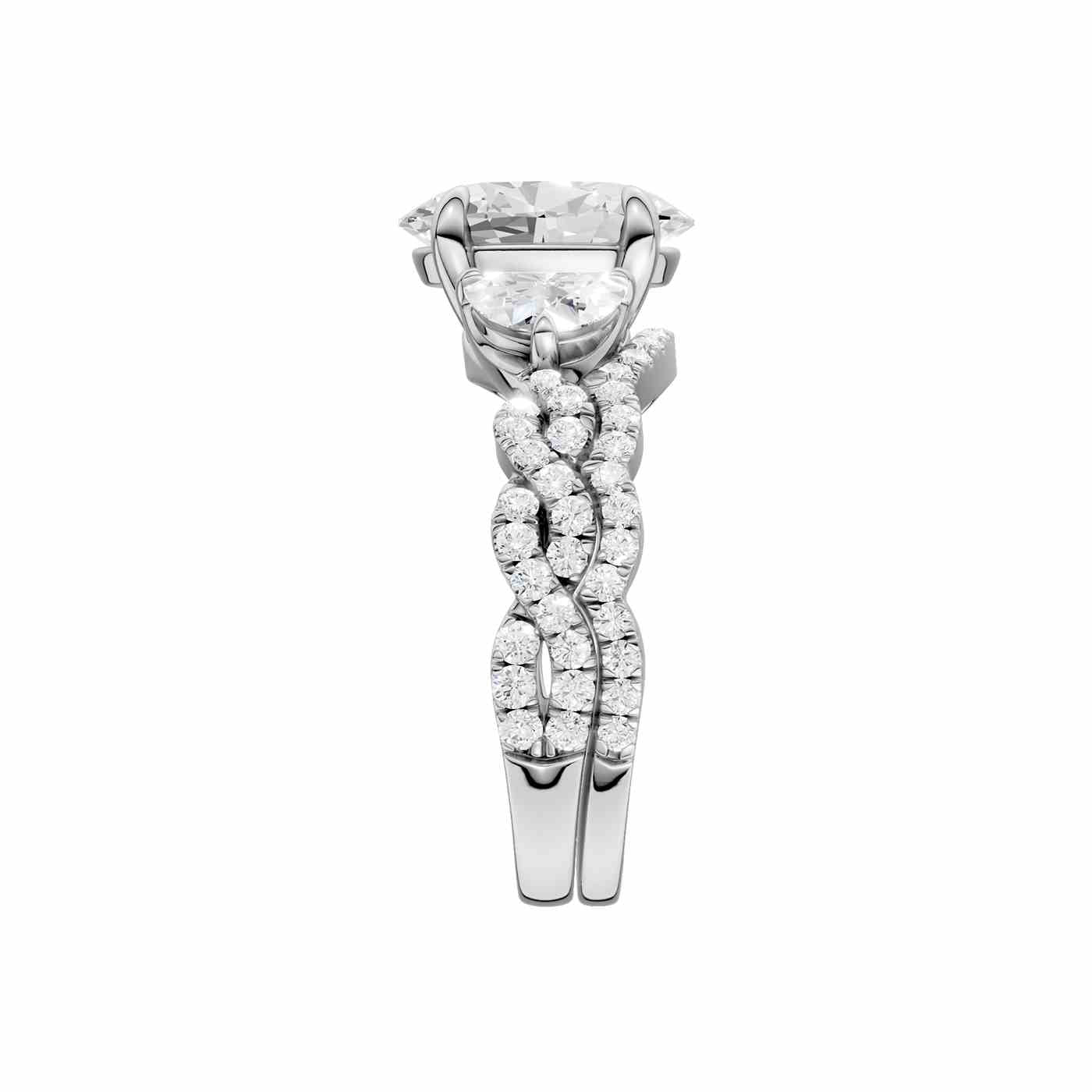 Radiévo Ring | Half Moon Cut
