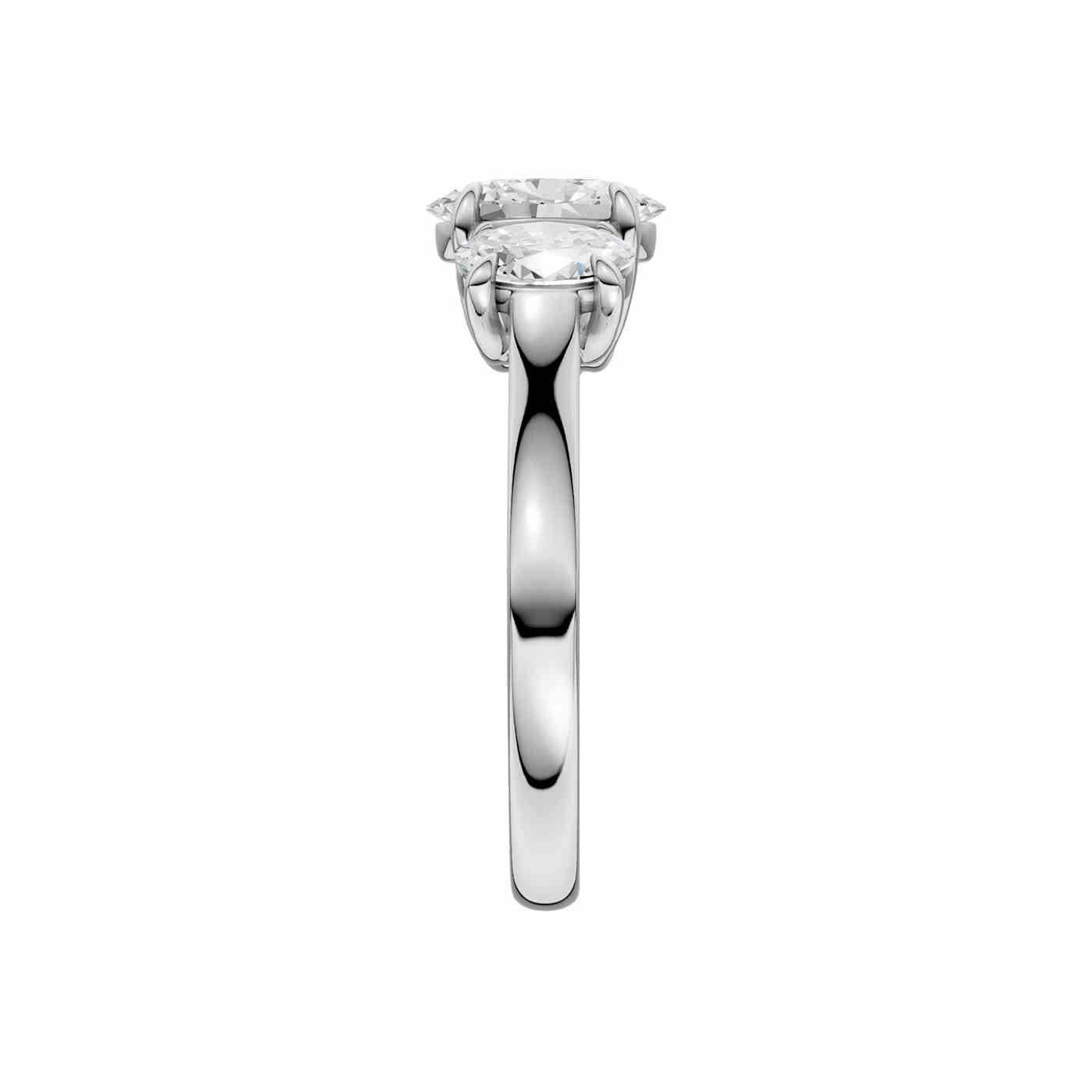 Luxeira Ring | Oval Cut
