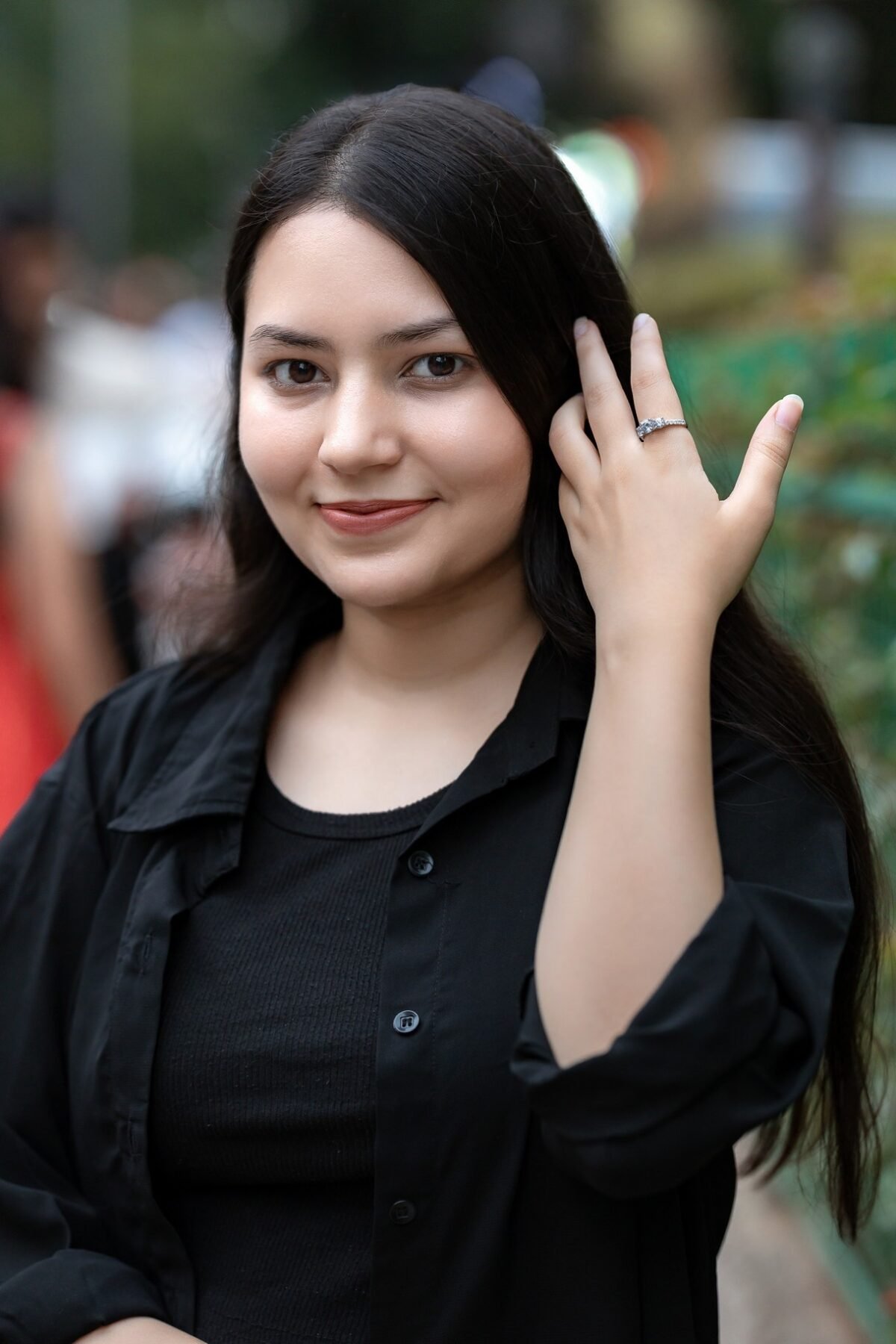 Preksha– Sparkling Pavé Diamond Band for Everyday Elegance.