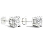 Ruvari Samaira Glow – Oval-Cut Diamond Studs with a Captivating Sparkle.
